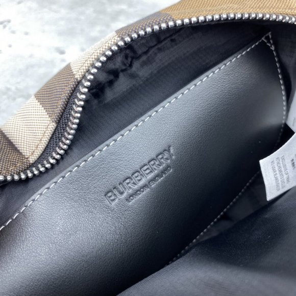 Burberry Сумка - мессенджер BU_1702BU1 Burberry Сумка - мессенджер BU_1702BU1