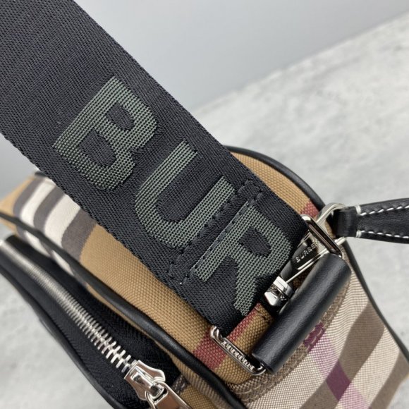 Burberry Сумка - мессенджер BU_1702BU1 Burberry Сумка - мессенджер BU_1702BU1