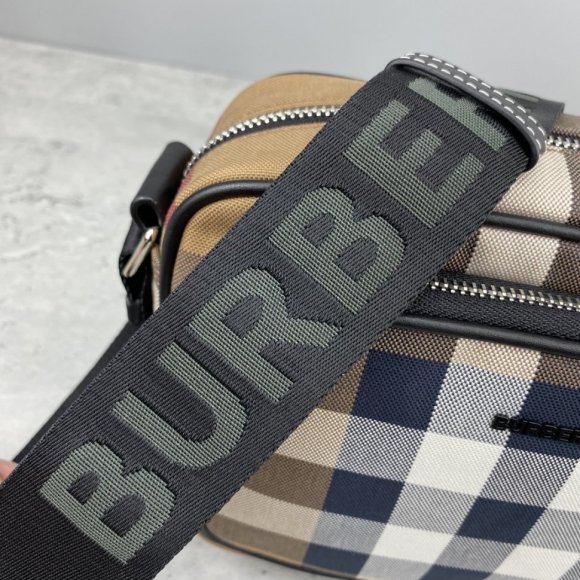 Burberry Сумка - мессенджер BU_1702BU1 Burberry Сумка - мессенджер BU_1702BU1
