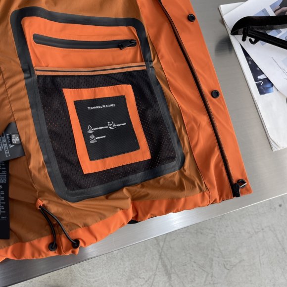 Ermenegildo Zegna - Мужская куртка пуховик DZ_2612EZ4 Ermenegildo Zegna - Мужская куртка пуховик DZ_2612EZ4