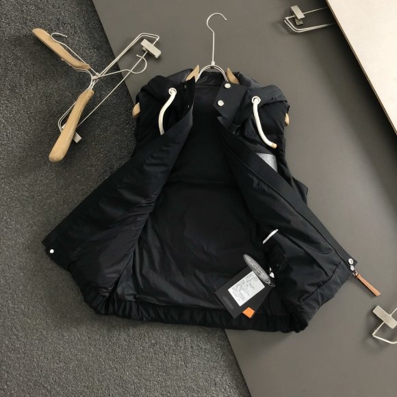 Loewe - Мужской жилет пуховик DF_0711LO2