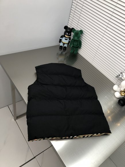 Burberry - Мужской двусторонний жилет пуховик DZ_0512BU2 Burberry - Мужской двусторонний жилет пуховик DZ_0512BU2