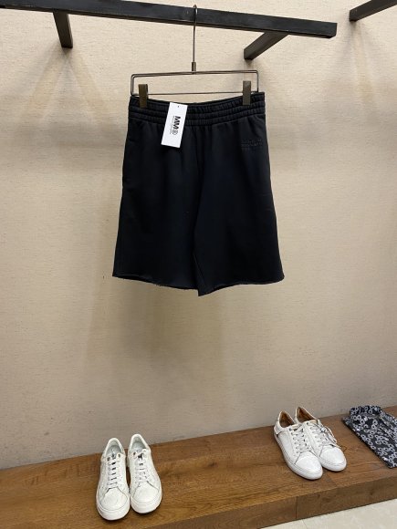Maison Margiela MM6 - Мужские шорты DZ_0705MM8 Maison Margiela MM6 - Мужские шорты DZ_0705MM8