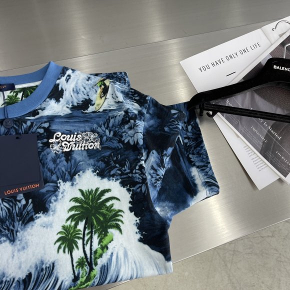 Louis Vuitton Surf - Мужская футболка майка TJ_2207LV7 Louis Vuitton Surf - Мужская футболка майка TJ_2207LV7