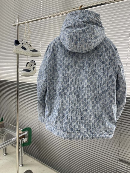 Gucci - Мужская джинсовая куртка пуховик DZ_2410GU10 Gucci - Мужская джинсовая куртка пуховик DZ_2410GU10