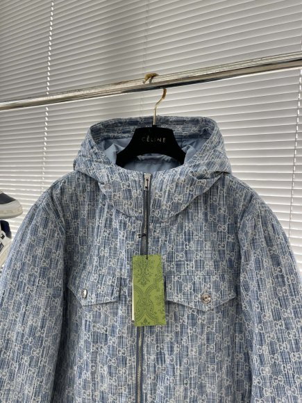 Gucci - Мужская джинсовая куртка пуховик DZ_2410GU10 Gucci - Мужская джинсовая куртка пуховик DZ_2410GU10