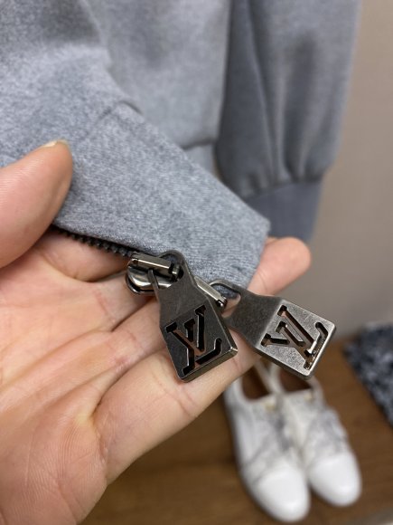 Louis Vuitton - Женская шерстяная кофта толстовка (костюм брюки) DZ_2111LV3