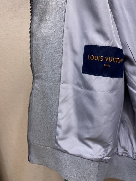 Louis Vuitton - Женская шерстяная кофта толстовка (костюм брюки) DZ_2111LV3