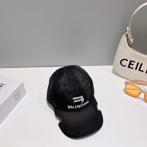 Balenciaga - Бейсболка кепка OR_2504BA1