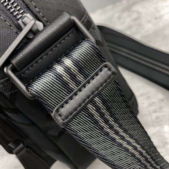 Burberry Сумка - мессенджер BU_1702BU2 Burberry Сумка - мессенджер BU_1702BU2