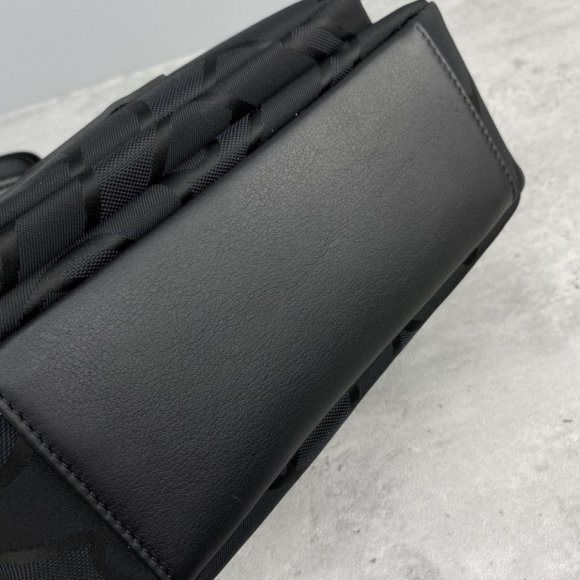 Burberry Сумка - мессенджер BU_1702BU2 Burberry Сумка - мессенджер BU_1702BU2