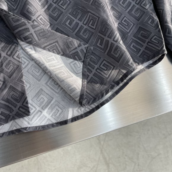 Givenchy - Мужская рубашка DZ_2612GI6