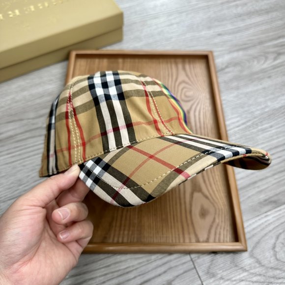 Burberry - Бейсболка кепка AO_1904BU1 Burberry - Бейсболка кепка AO_1904BU1