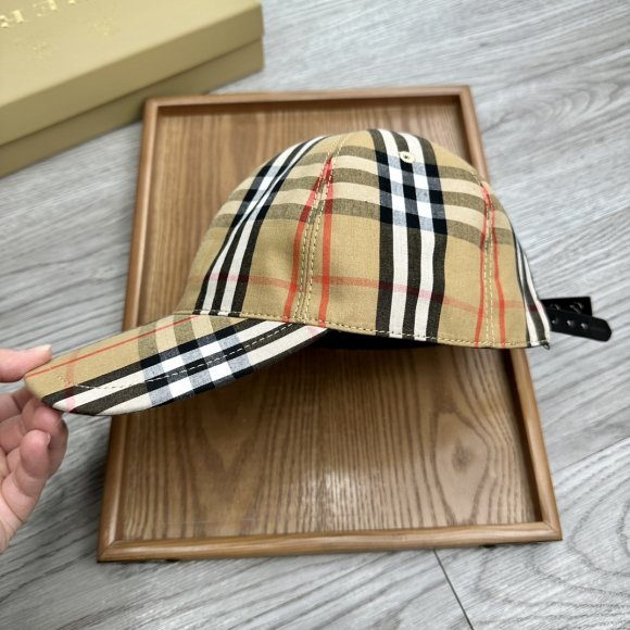 Burberry - Бейсболка кепка AO_1904BU1 Burberry - Бейсболка кепка AO_1904BU1