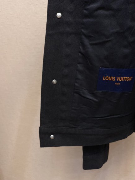 Louis Vuitton - Мужская джинсовая рубашка куртка DZ_1109LV8 Louis Vuitton - Мужская джинсовая рубашка куртка DZ_1109LV8