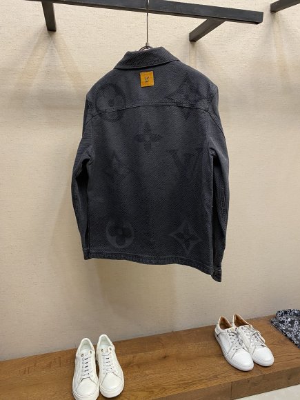Louis Vuitton - Мужская джинсовая куртка рубашка (костюм джинсы) DZ_2111LV5 Louis Vuitton - Мужская джинсовая куртка рубашка (костюм джинсы) DZ_2111LV5