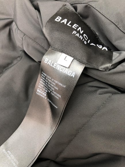 Balenciaga - Мужская двусторонняя куртка пуховик DZ_0512BA5 Balenciaga - Мужская двусторонняя куртка пуховик DZ_0512BA5