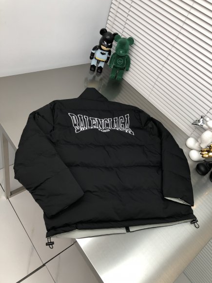 Balenciaga - Мужская двусторонняя куртка пуховик DZ_0512BA5 Balenciaga - Мужская двусторонняя куртка пуховик DZ_0512BA5