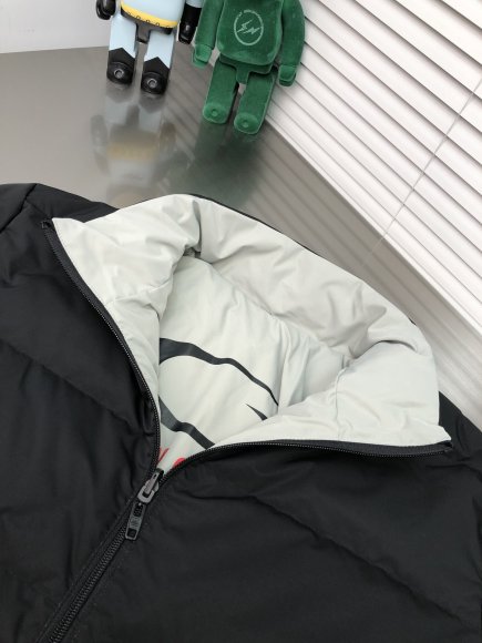 Balenciaga - Мужская двусторонняя куртка пуховик DZ_0512BA5 Balenciaga - Мужская двусторонняя куртка пуховик DZ_0512BA5