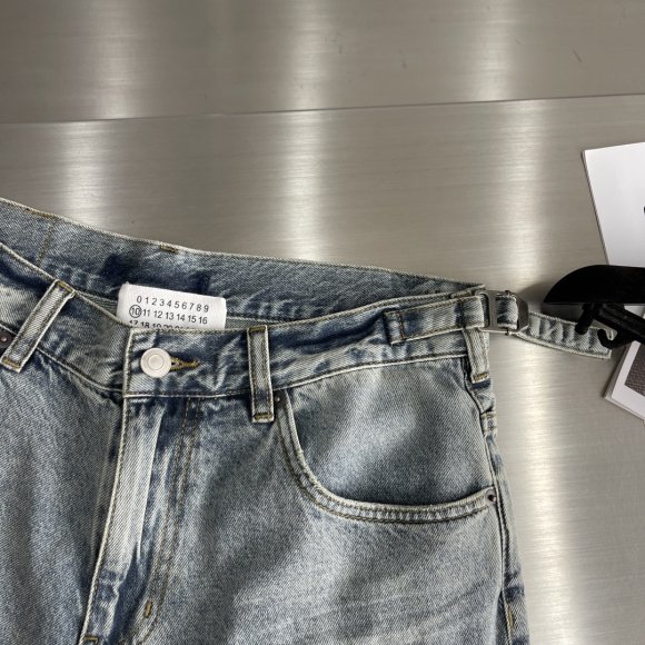 Maison Margiela MM6 - Мужские джинсовые шорты TJ_1906MM7 Maison Margiela MM6 - Мужские джинсовые шорты TJ_1906MM7