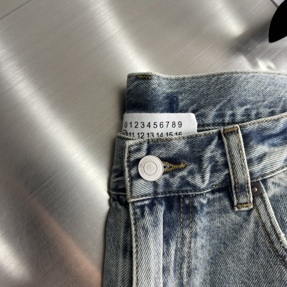 Maison Margiela MM6 - Мужские джинсовые шорты TJ_1906MM7 Maison Margiela MM6 - Мужские джинсовые шорты TJ_1906MM7