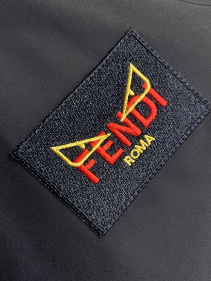 Fendi - Мужская двусторонняя куртка ветровка DZ_1702FE10