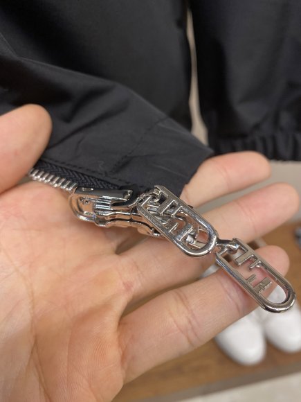 Fendi - Мужская двусторонняя куртка ветровка DZ_1702FE10