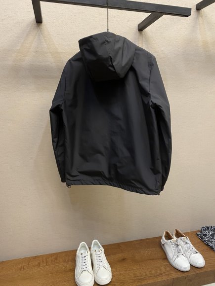 Fendi - Мужская двусторонняя куртка ветровка DZ_1702FE10