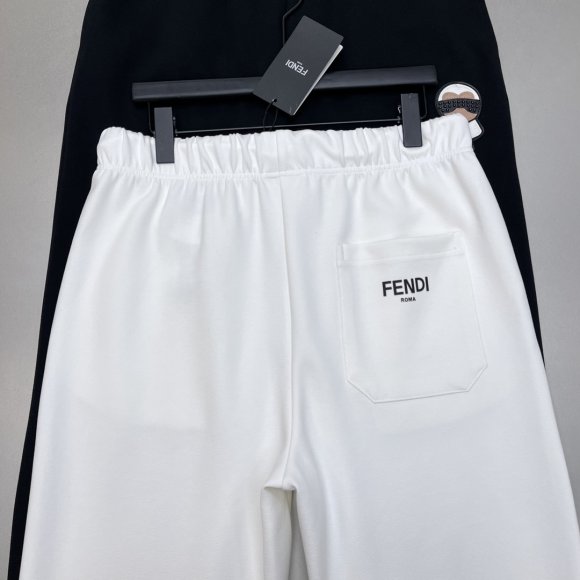 Fendi - Мужской спортивный костюм DF_2008FE1 Fendi - Мужской спортивный костюм DF_2008FE1