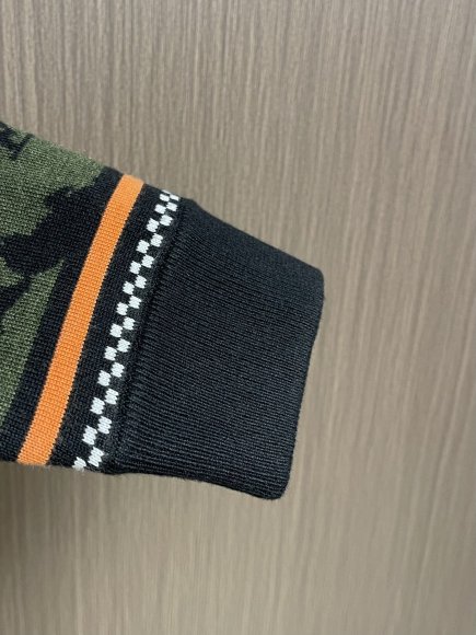 Louis Vuitton - Мужская кофта жакет свитер DZ_3012LV5 Louis Vuitton - Мужская кофта жакет свитер DZ_3012LV5