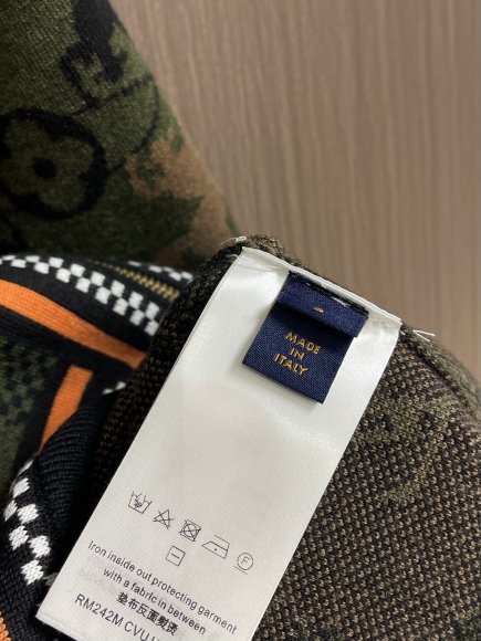 Louis Vuitton - Мужская кофта жакет свитер DZ_3012LV5 Louis Vuitton - Мужская кофта жакет свитер DZ_3012LV5