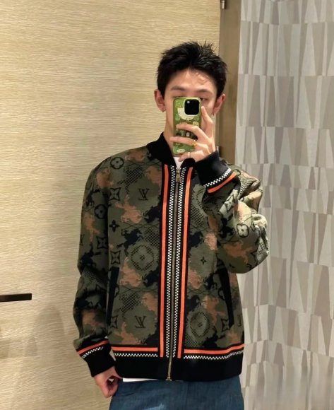 Louis Vuitton - Мужская кофта жакет свитер DZ_3012LV5 Louis Vuitton - Мужская кофта жакет свитер DZ_3012LV5