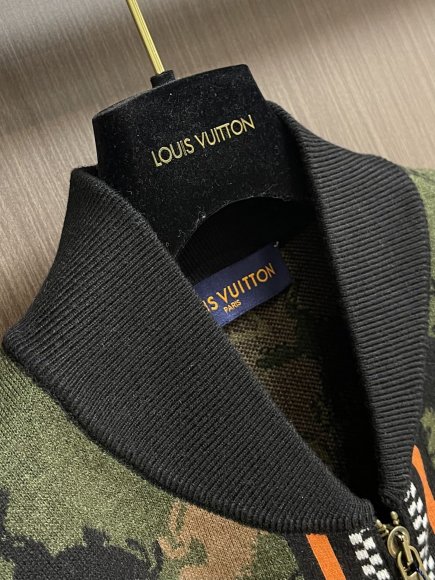 Louis Vuitton - Мужская кофта жакет свитер DZ_3012LV5 Louis Vuitton - Мужская кофта жакет свитер DZ_3012LV5