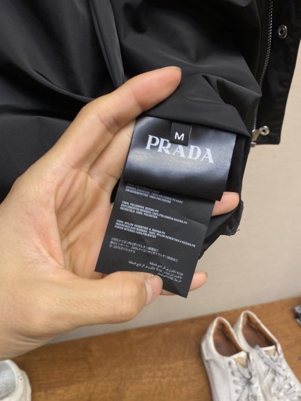 Prada - Мужская куртка ветровка DZ_1702PR11