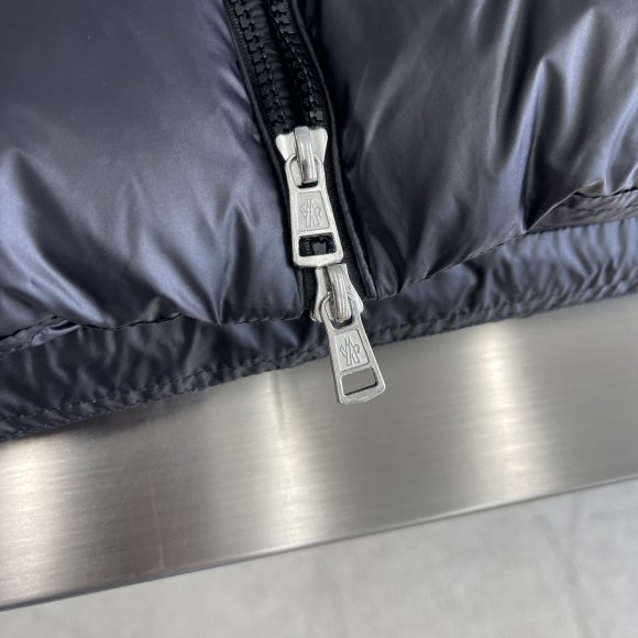 Moncler Luiro - Мужской жилет пуховик TJ_2310MO1