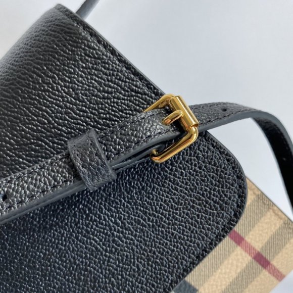Burberry Женская сумка - мессенджер BU_1702BU6 Burberry Женская сумка - мессенджер BU_1702BU6