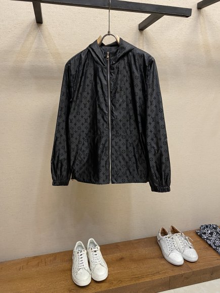 Louis Vuitton - Мужская куртка ветровка DZ_0508LV4