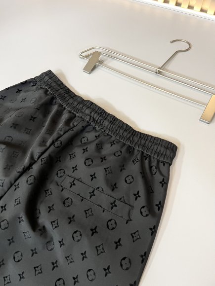 Louis Vuitton - Мужские шорты DF_3005LV8 Louis Vuitton - Мужские шорты DF_3005LV8