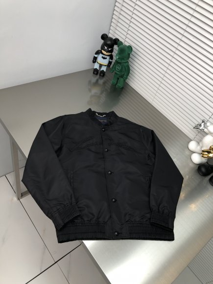 Louis Vuitton - Мужская куртка бомбер ветровка DZ_0512LV10 Louis Vuitton - Мужская куртка бомбер ветровка DZ_0512LV10