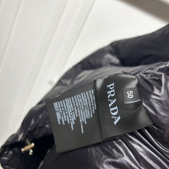 Prada - Мужской жилет пуховик KN_2509PR4 Prada - Мужской жилет пуховик KN_2509PR4
