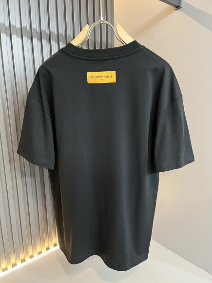 Louis Vuitton - Мужская футболка майка DF_3005LV4 Louis Vuitton - Мужская футболка майка DF_3005LV4