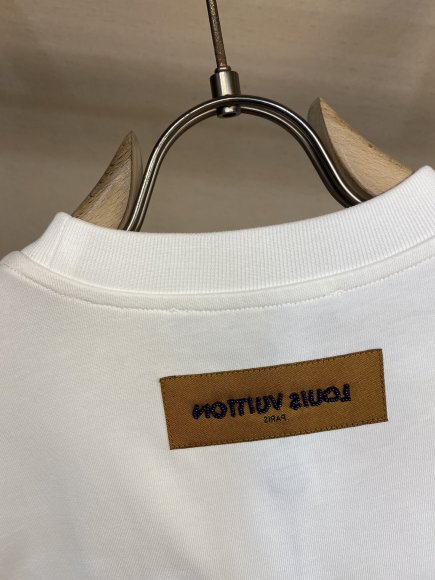 Louis Vuitton Signature - Мужская футболка майка DZ_0307LV4 Louis Vuitton Signature - Мужская футболка майка DZ_0307LV4