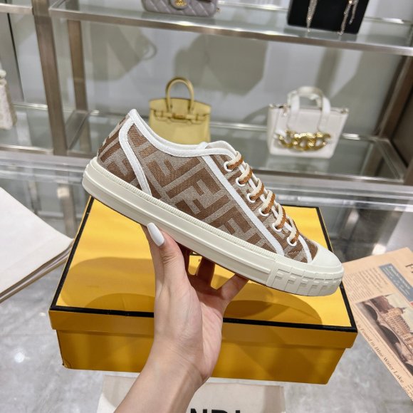 Fendi Domino - Женские кеды ITL_2307FE2W Fendi Domino - Женские кеды ITL_2307FE2W