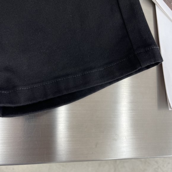 Dolce & Gabbana - Мужские джинсовые шорты TJ_2006DG3