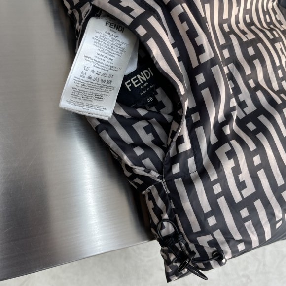 Fendi - Мужская двусторонняя куртка пуховик TJ_0612FE2