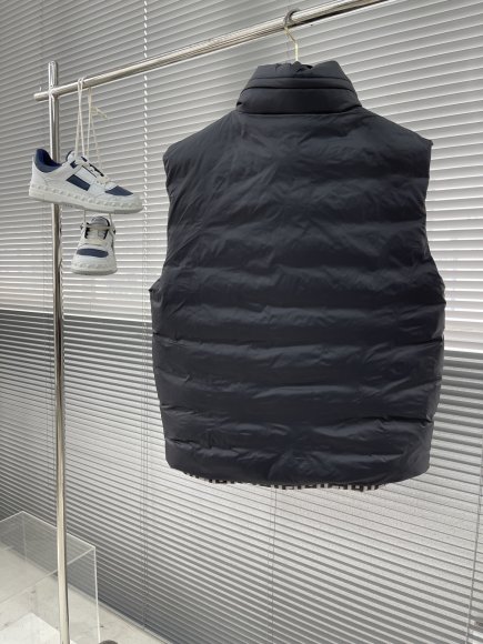 Fendi - Мужская двусторонняя куртка пуховик TJ_0612FE2