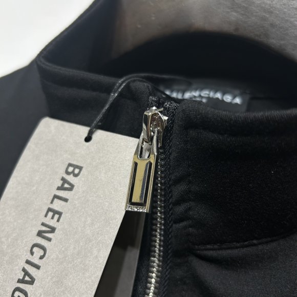 Balenciaga - Мужской спортивный костюм KN_2509BA6 Balenciaga - Мужской спортивный костюм KN_2509BA6