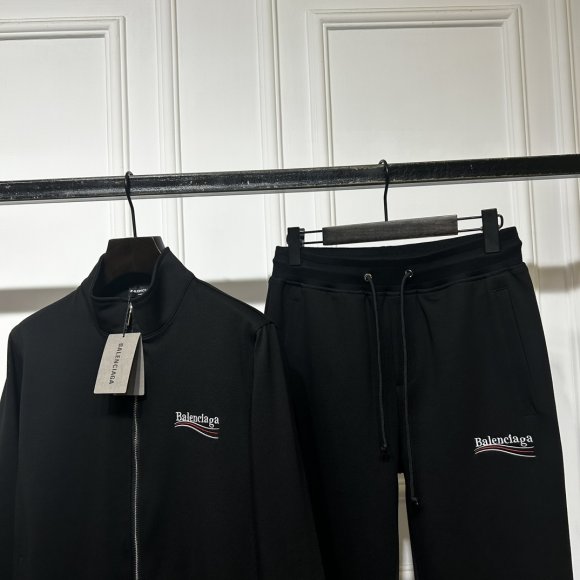 Balenciaga - Мужской спортивный костюм KN_2509BA6 Balenciaga - Мужской спортивный костюм KN_2509BA6