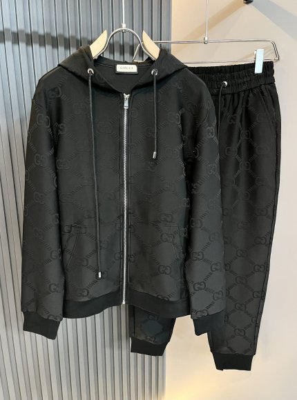 Gucci - Мужской спортивный костюм DF_2609GU9 Gucci - Мужской спортивный костюм DF_2609GU9