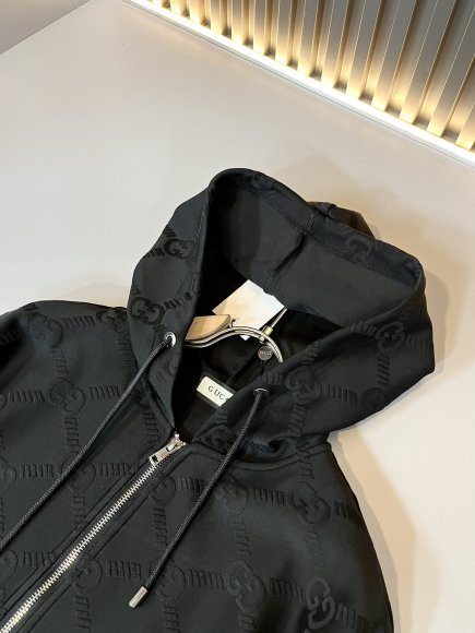 Gucci - Мужской спортивный костюм DF_2609GU9 Gucci - Мужской спортивный костюм DF_2609GU9